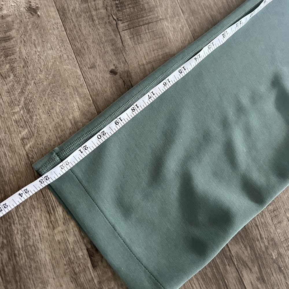 Women’s Lululemon Soft-stream Cropped Pants 2 - Picture 5 of 5